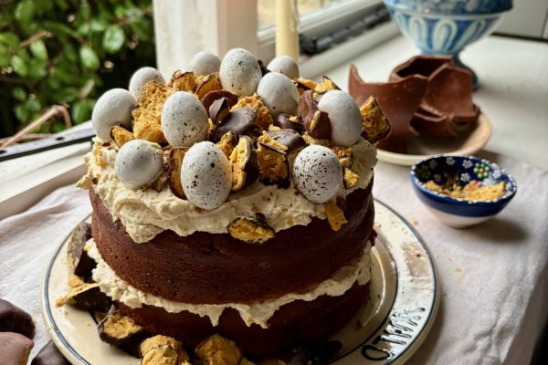 Recipe: Peanut Butter and Raspberry Chocolate Fudge Cake